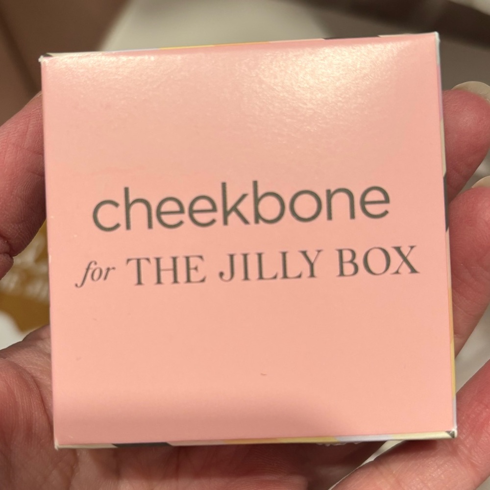 Cheekbone lip and cheek cream